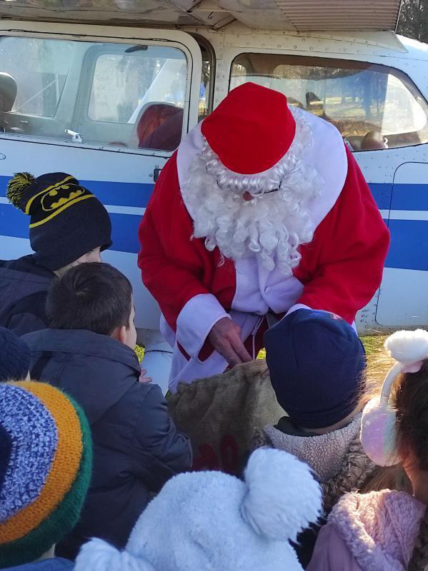 Djed Božićnjak sletio u Vukovar