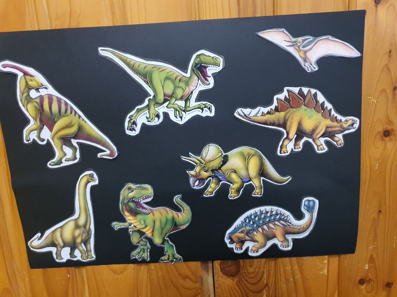 Dinosauri u skupini “Šafrani”